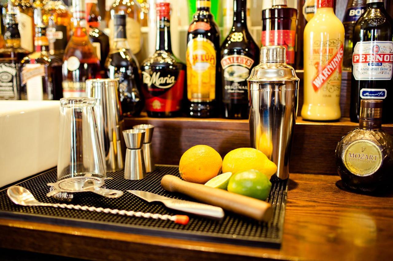 The Kings Arms Hotel Bicester Bagian luar foto